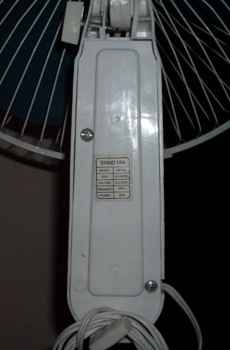 Vand ventilator de camera cu picior