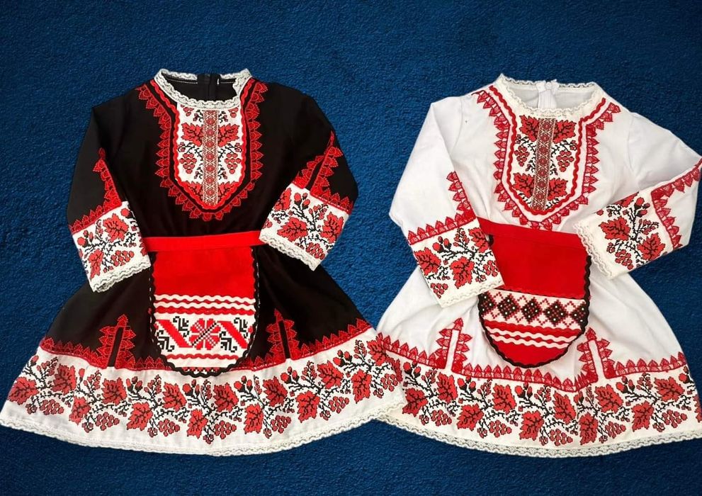 Народни носии за Мама Тати и дете