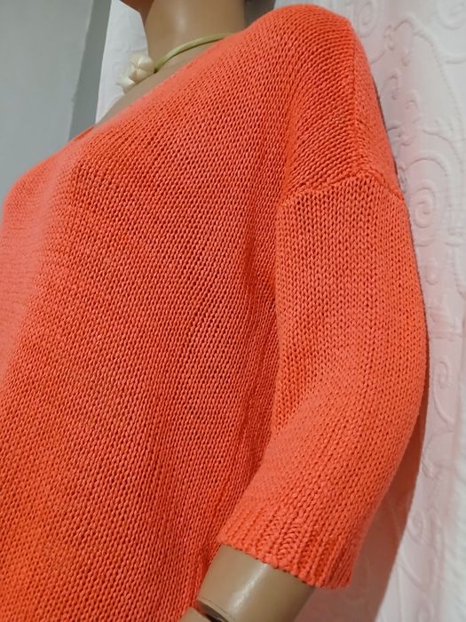 Пуловер неонов цвят