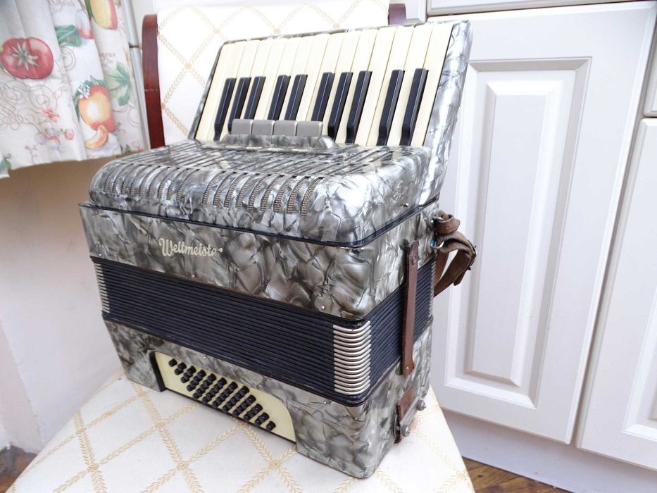 Акордеон "Weltmeister" – винтидж украса, декор - дом или заведение