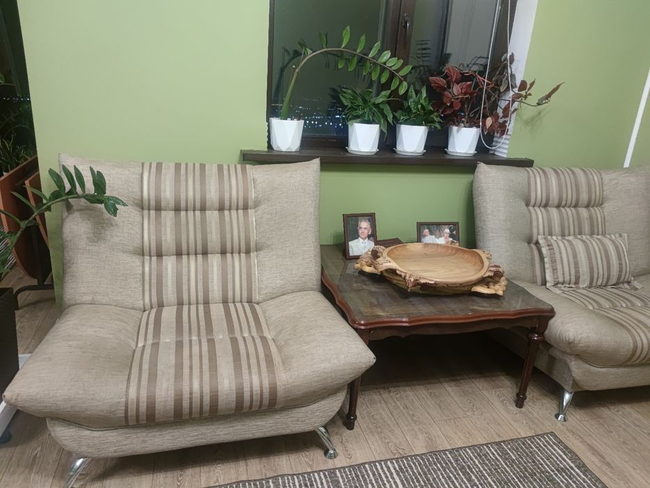 Диван и два кресла