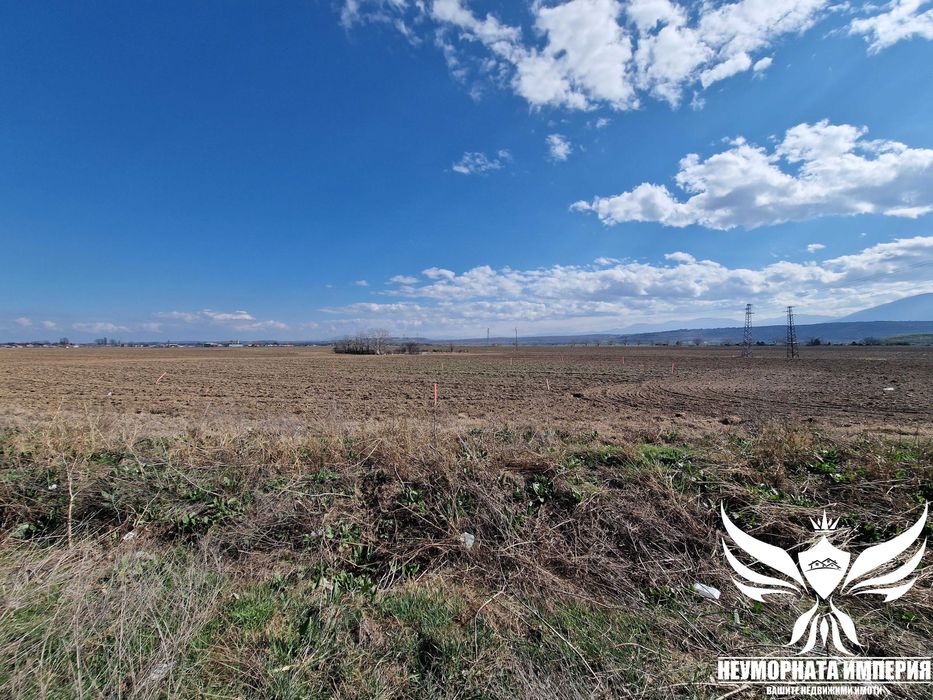 Под наем земя, парцел, паркинг 1300кв в гр.Асеновград след Химик