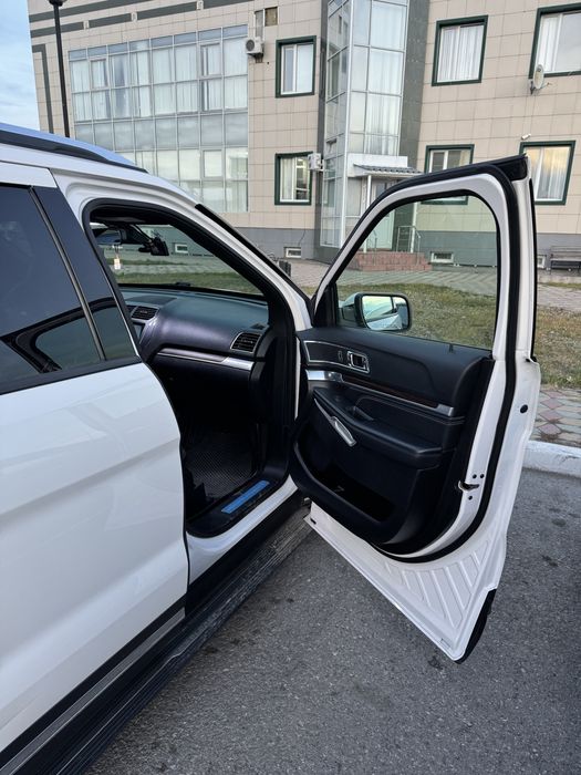 Форд Эксплорер 2017 года