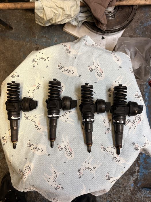 Vand injectoare vw