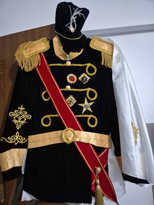 Vând costum Alexandru IOAN CUZA