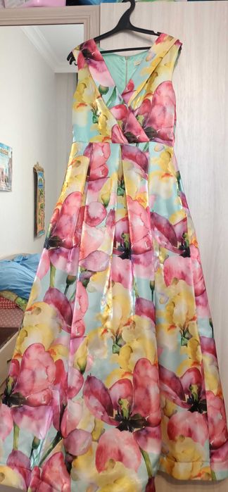 Продается нарядное платье
