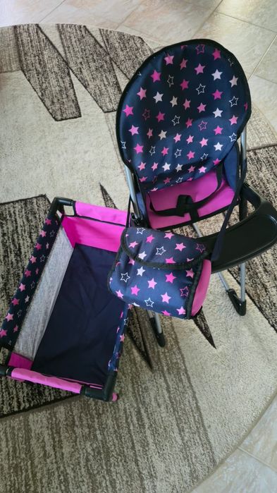 Set Complet Accesorii Păpuși: Scăunel de Masă, Pătuț și Geantă – Model