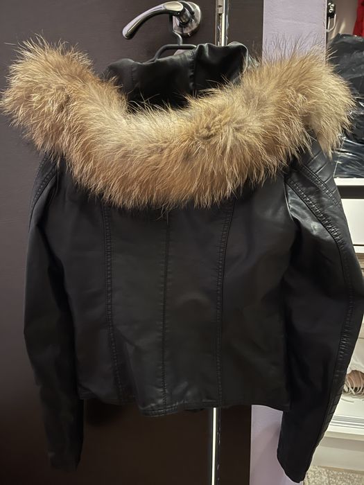 Черно кожено яке с пух Bludeise