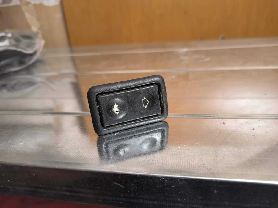 Части за BMW е36 – сенници,  лайсни, капачки за джанти и др.