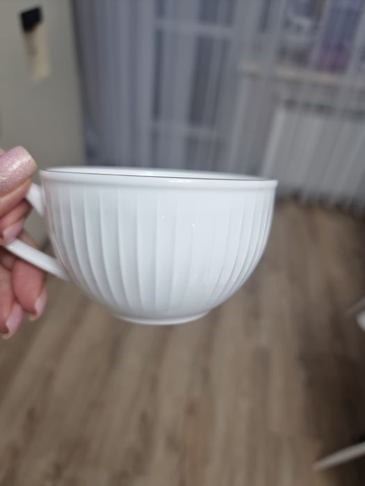 Продам белоснежный набор посуды