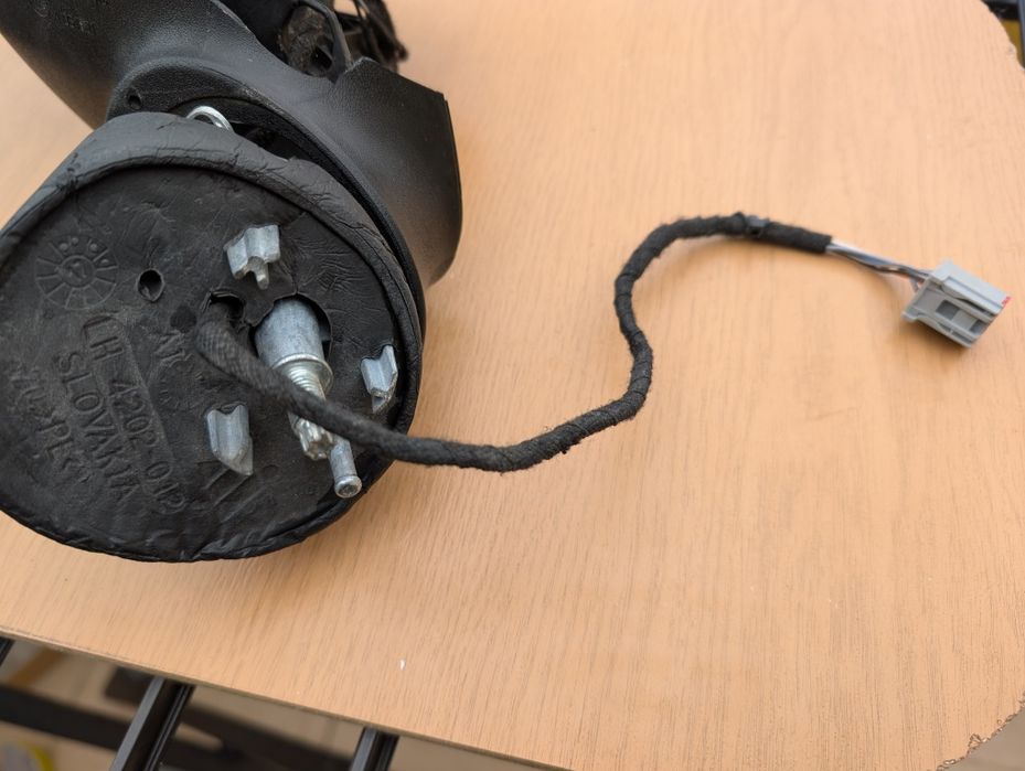 Дясно огледало на Фиеста