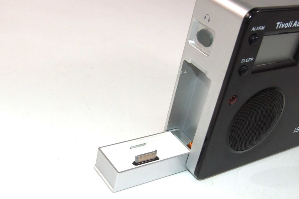 Radio Ceas TIVOLI AUDIO stereo, boxa detasabila 220 V+baterii, ca NOU