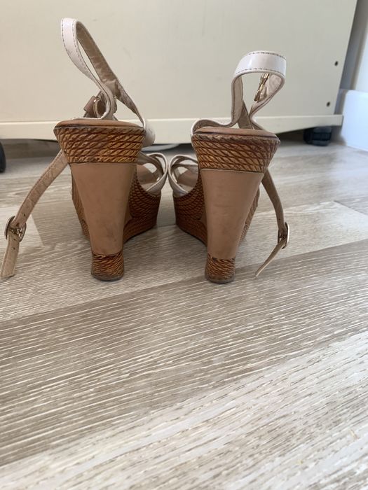 Босоножки летние