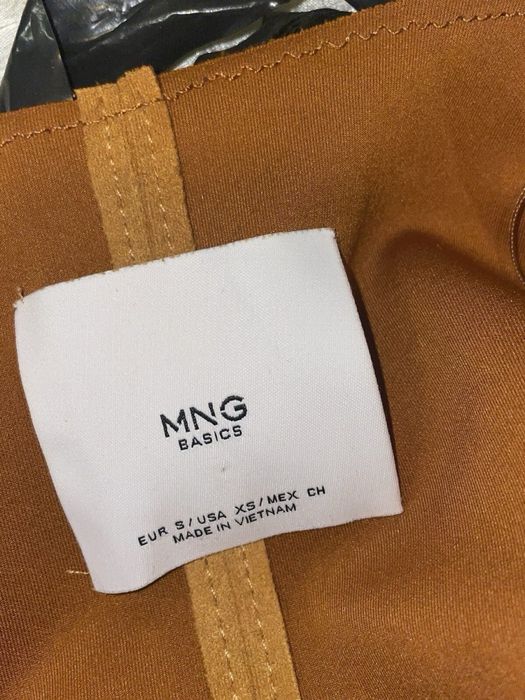 Тренчкот MANGO ново