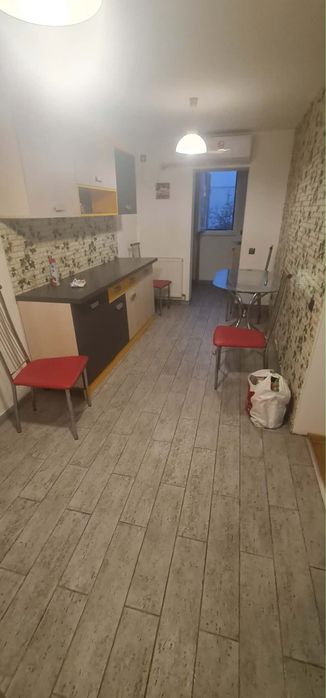 Inchiriez/vand apartament 3 camere HCC zona Cerna