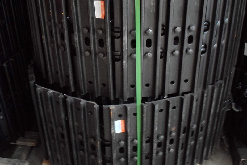 Стальные гусеницы для экскаватора