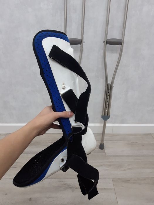 Новые костыли,новый гипс