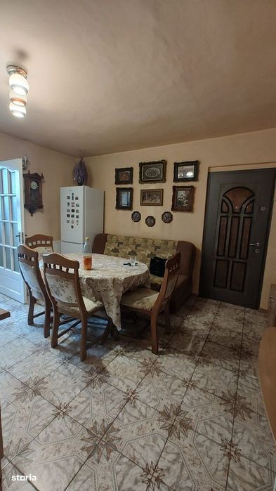 De vanzare apartament 2 camere,etajul1