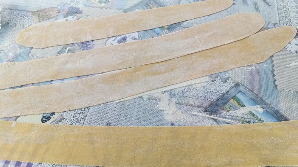 Paste de casă cu ouă de țară și făină de la moară
