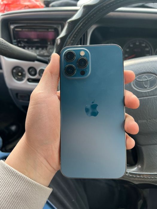 Продам айфон 12 про макс