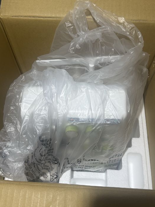 Продаётся оверлок Janome T-72