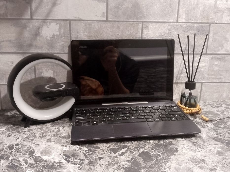 Лаптоп Asus t100fa