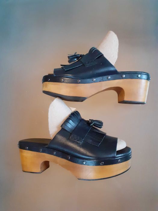 saboti noi cu talpa din lemn