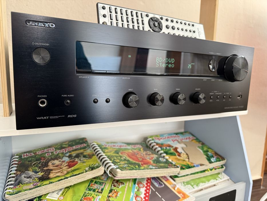 Onkyo TX-8050 стерео ресивър Оптичен вход