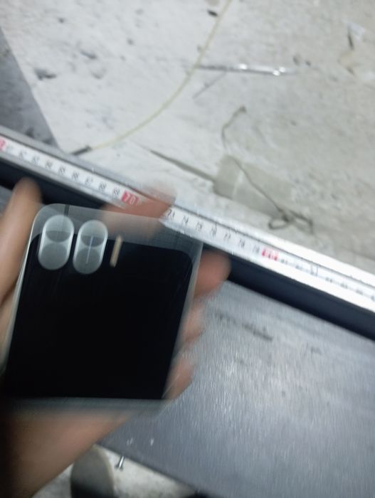 Продам телефон Самсунг z flip6