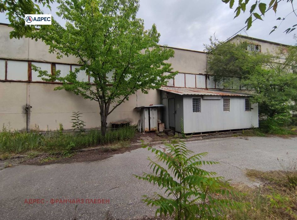 Продава се Склад в Плевен, Кайлъка - 6168 кв.м за 244 €/кв.м - Снимка #1