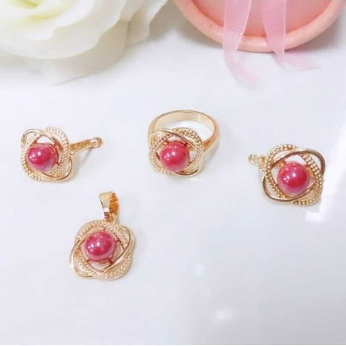 Комплект (серьги,  кольцо,  кулон) Новый