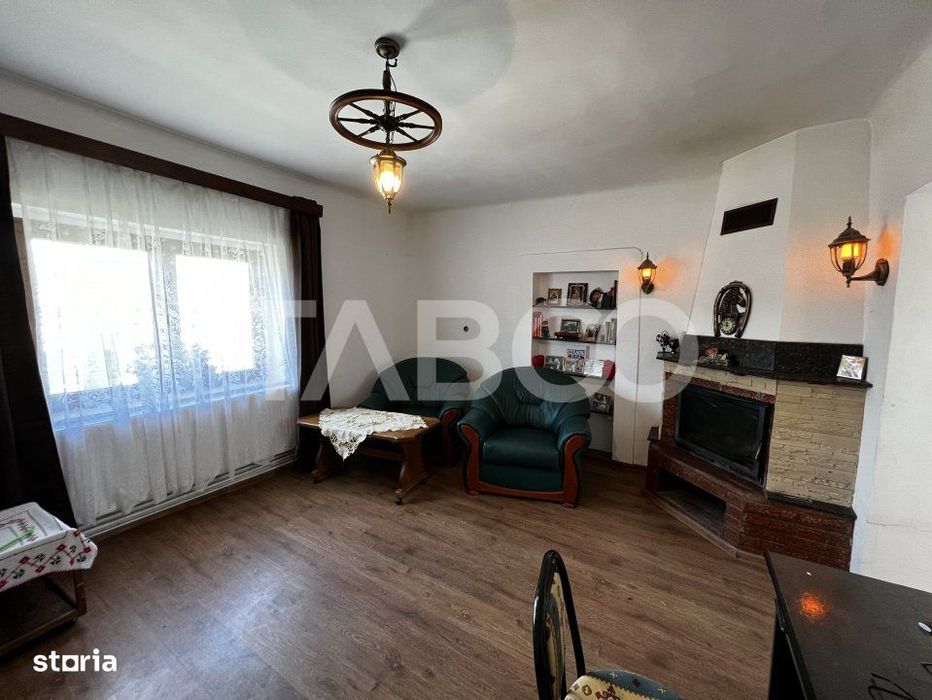 Casa individuala de vanzare cu 3 camere 500 mp teren Cornatel Sibiu
