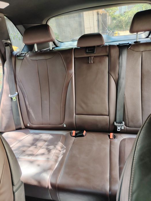 Вътрешно почистване на автомобили