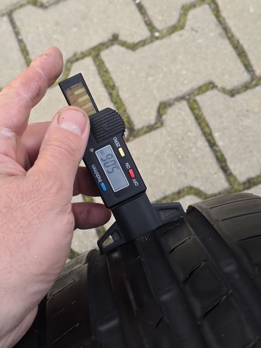 225 40 18 Continental