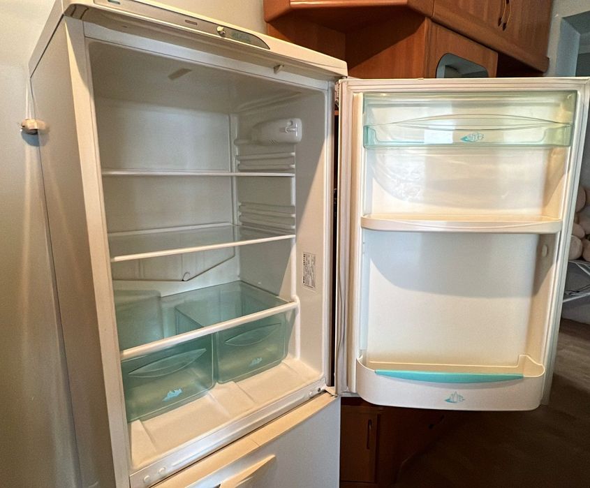 Продам холодильник