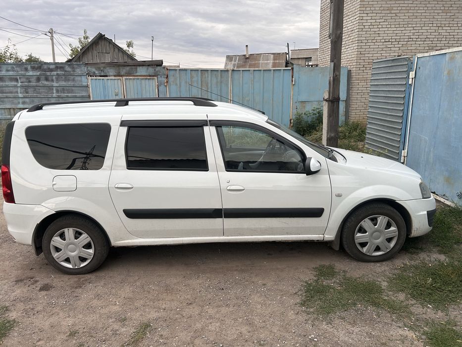 Продам автомобиль лада ларгус