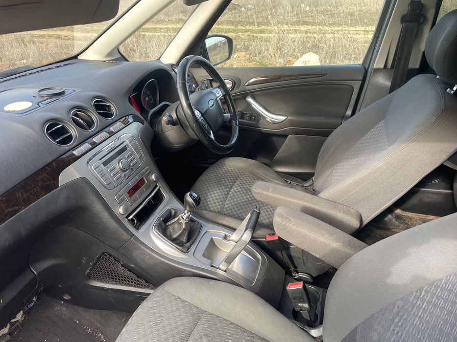 Dezmembrez ford galaxy 2010