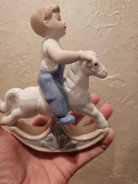 Статуэтки фарфор