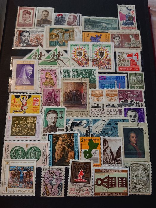 Продавам редки пощенски марки в класьор