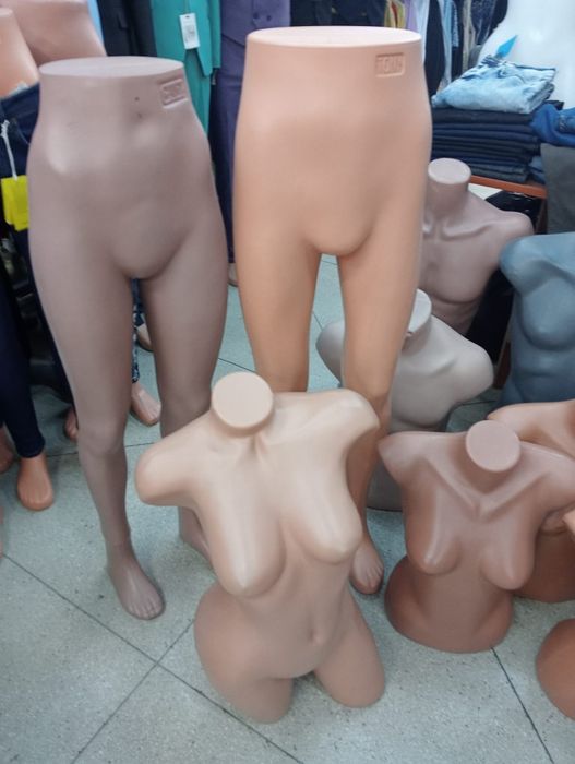 Vind manechine busturi și picioare