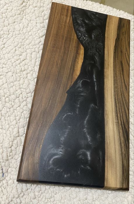 Дъски от орех и епоксидна смола