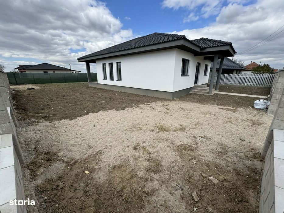Casa noua 2 dormitoare + living , 4.5 ari teren , Lazuri