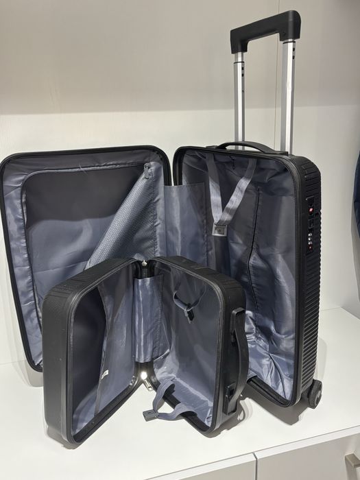 Продам чемодан в отличном состоянии