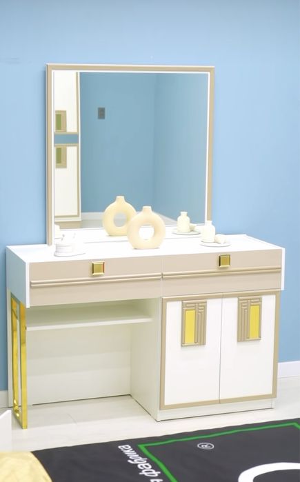 Туалетный столик Комод