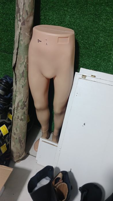 Ассалаумағалейкум маникен темір стойка вешлка