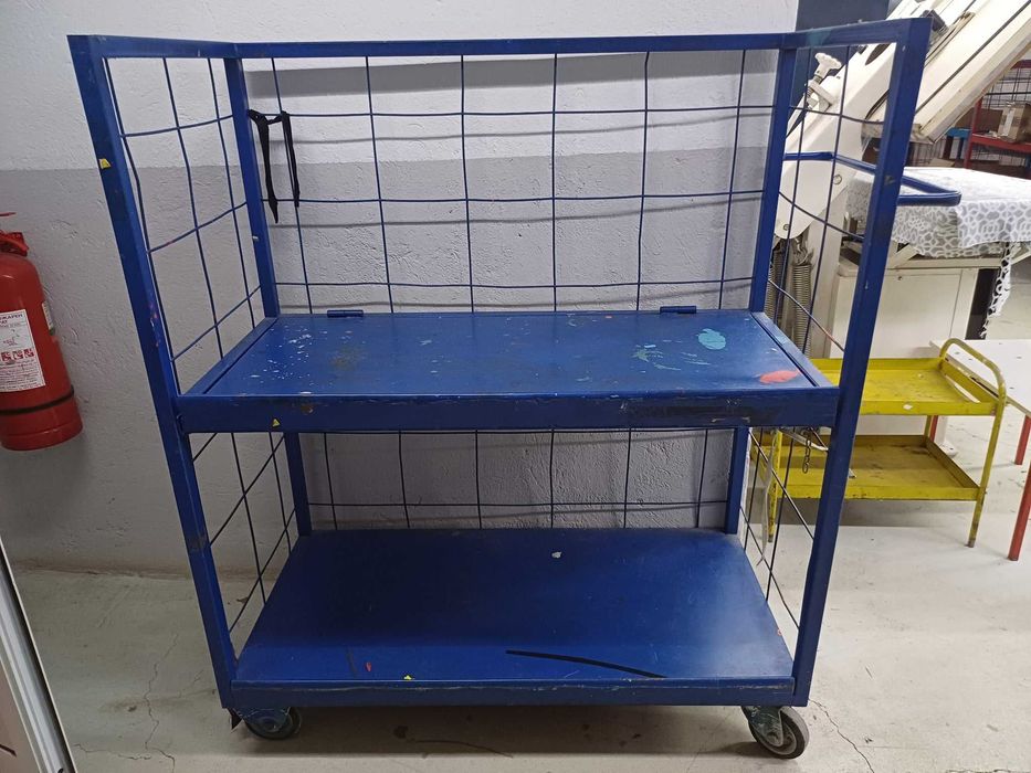 метални колички с големи колела