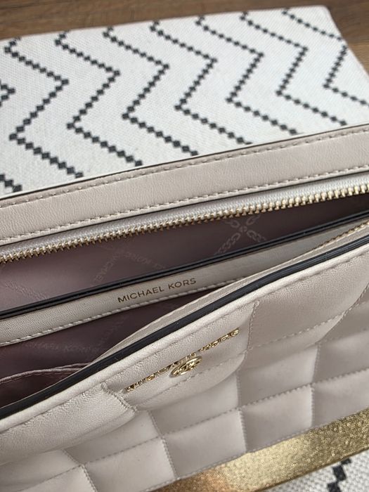 Дамска чанта клъч Michael Kors Jet Set Charm Quilted Wristlet