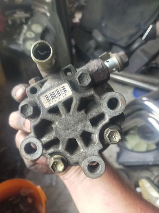 Pompa servo direcție Toyota RAV4 model 2001-2006