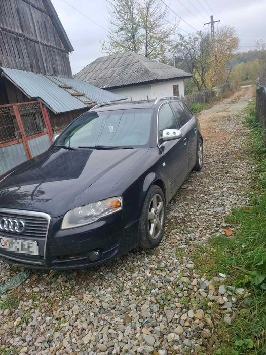 AUDI 