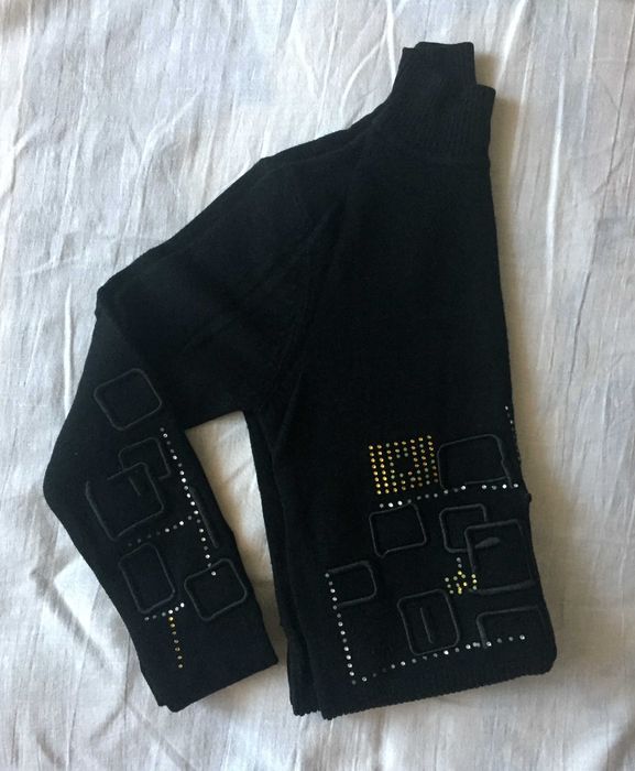 Детская теплая одежда (свитеры) на 5-10 лет